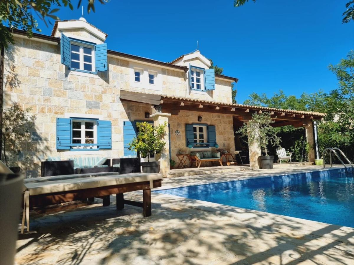 Mare Villa *