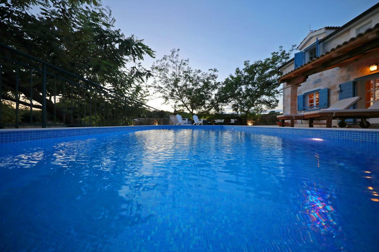 Mare Villa