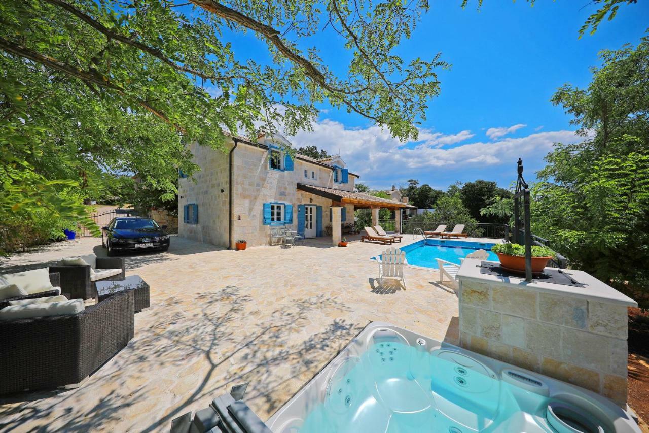 Mare Villa *