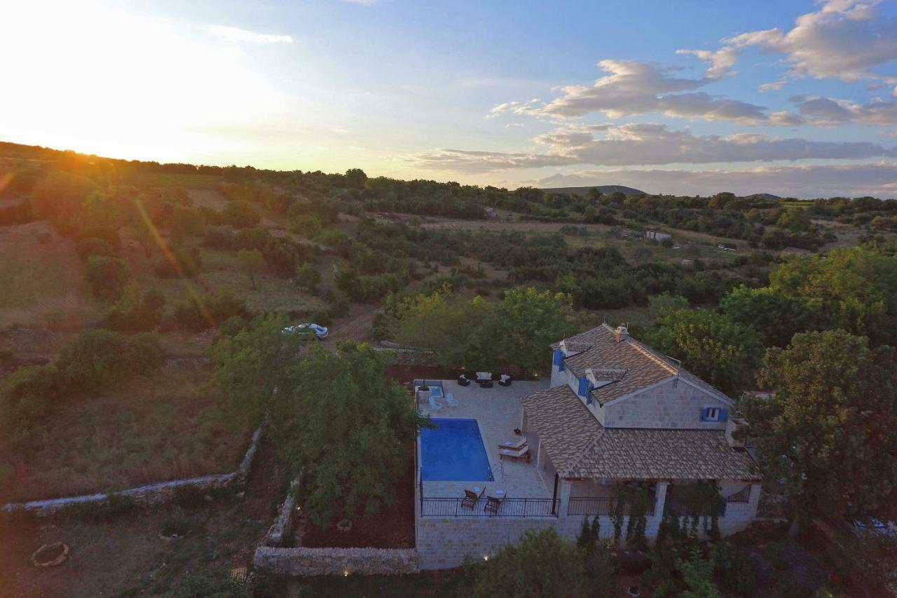 Mare Villa *